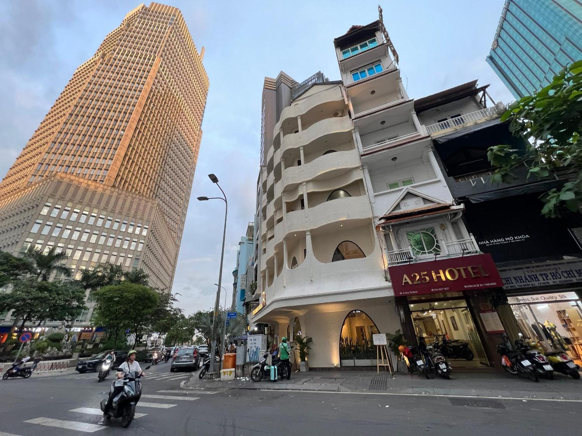 A25 - 35 Mạc Thị Bưởi Khách sạn 3*